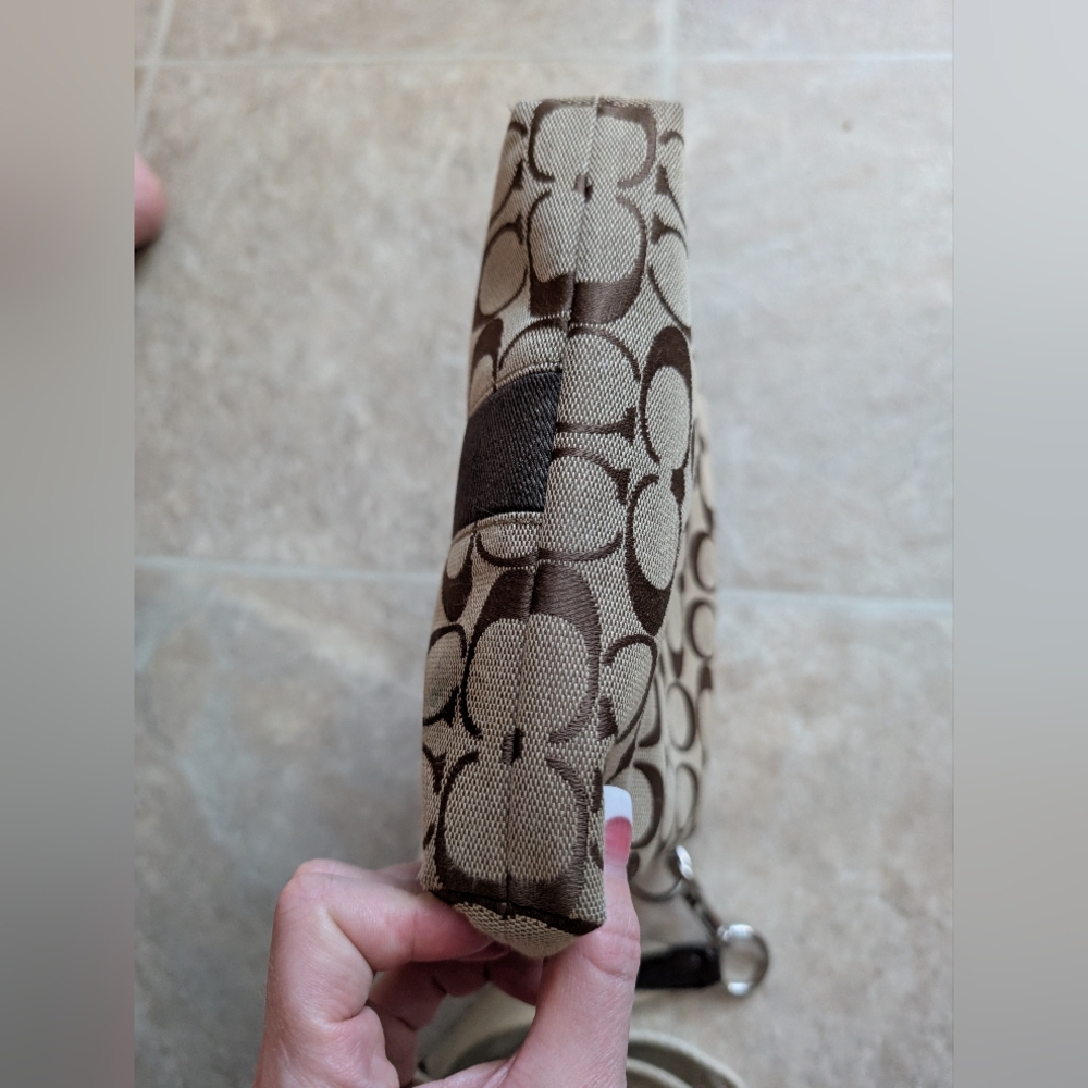 Coach Crossbody Bag - Picture 2 of 6